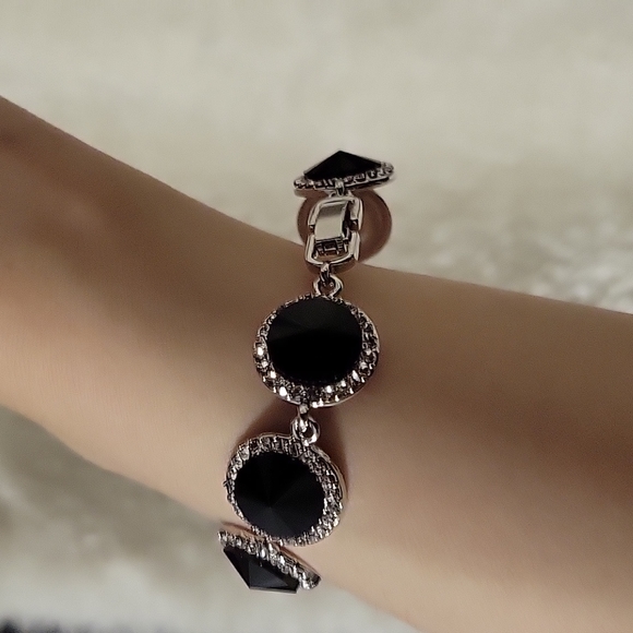 NWT Brian Bailey Bracelet with black stones and pave crystals - Picture 8 of 10